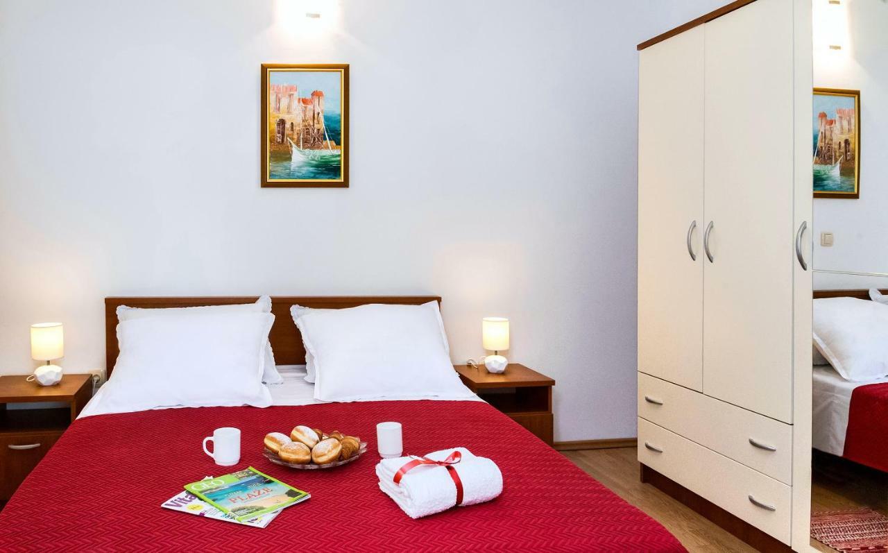 Apartmani Ami 珀德垂那 外观 照片
